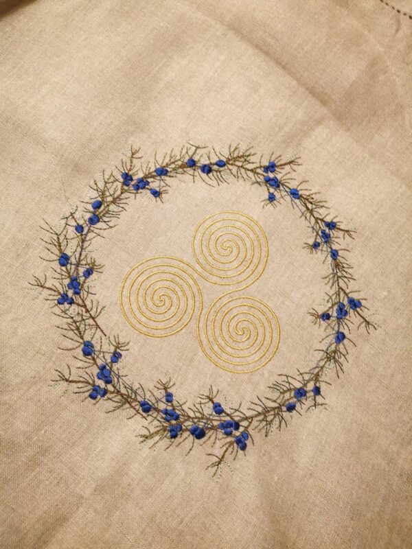 Tisch- Altartuch Yulkranz blau& Lebensspirale Leinen natur – Bild 4